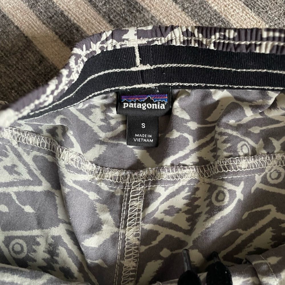 Patagonia ikat fish print baggies. Small - Picture 6 of 9